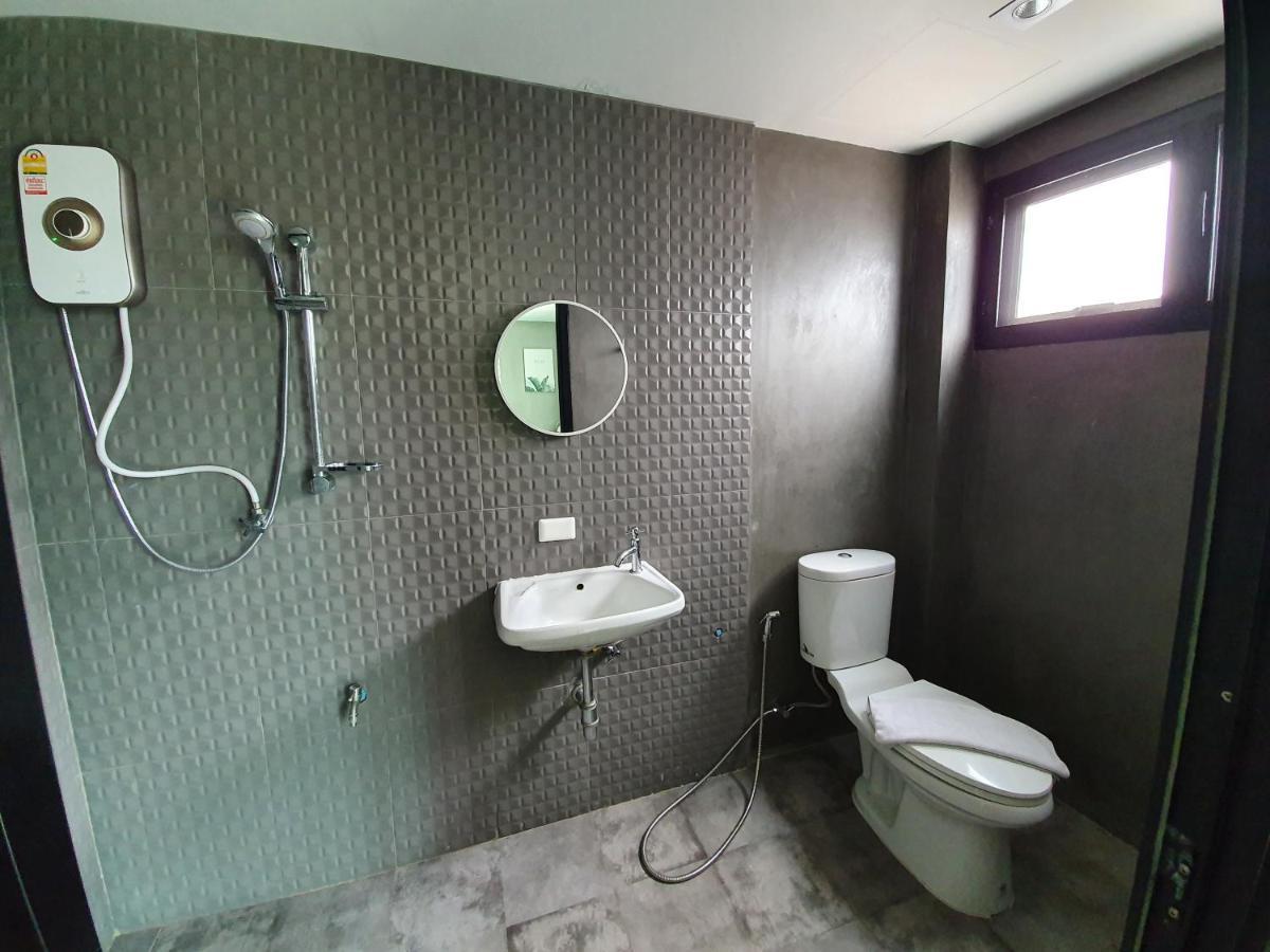Baan Wualamphong บ้านวัวลำพอง Bangkok Rom bilde
